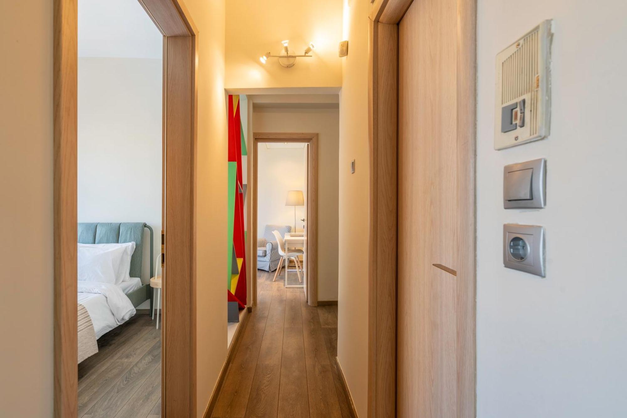 City Oasis: Newly Renovated 2Br Apt In City Center Ateny Zewnętrze zdjęcie