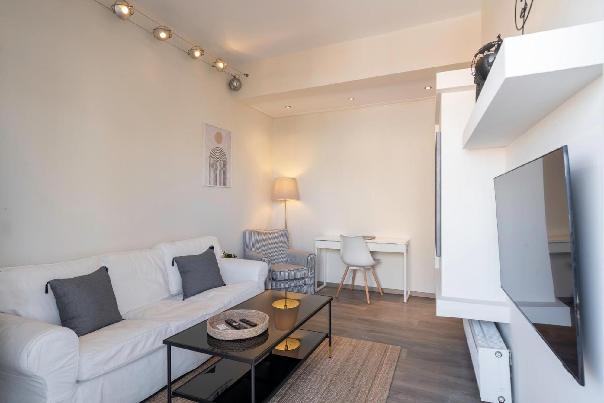 City Oasis: Newly Renovated 2Br Apt In City Center Ateny Zewnętrze zdjęcie