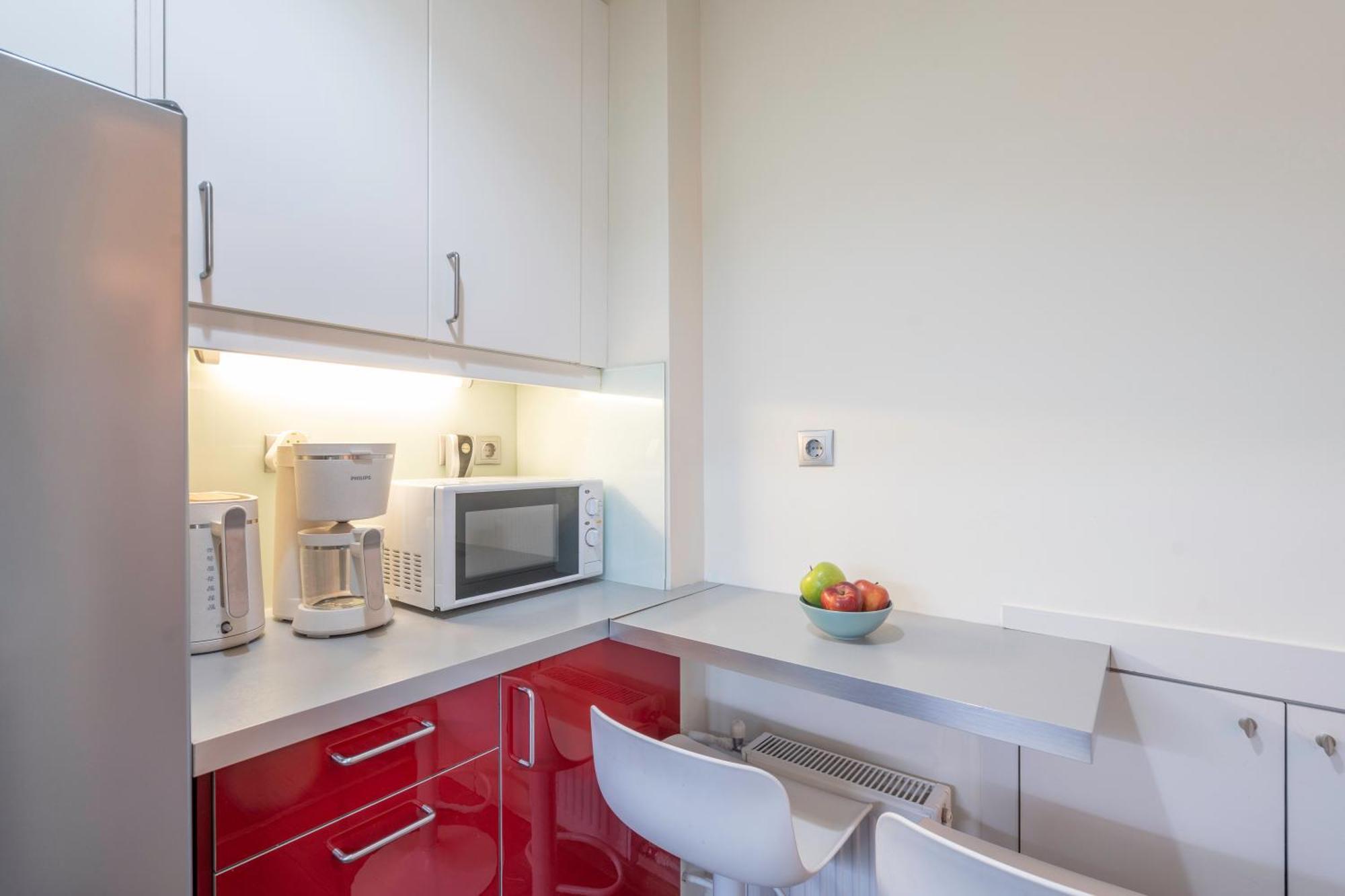 City Oasis: Newly Renovated 2Br Apt In City Center Ateny Zewnętrze zdjęcie