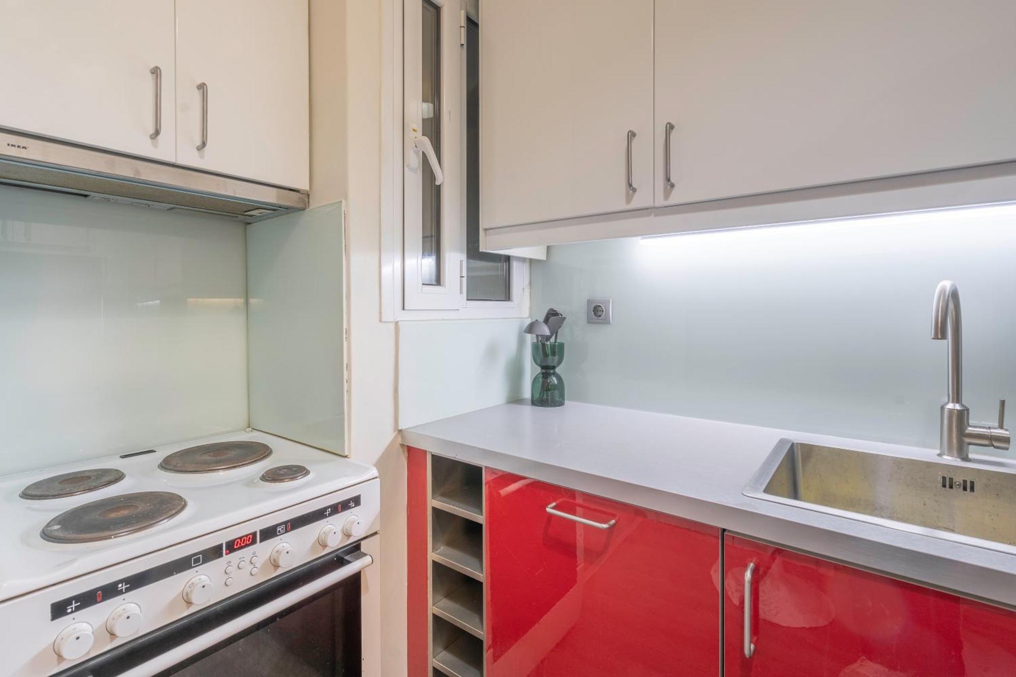 City Oasis: Newly Renovated 2Br Apt In City Center Ateny Zewnętrze zdjęcie