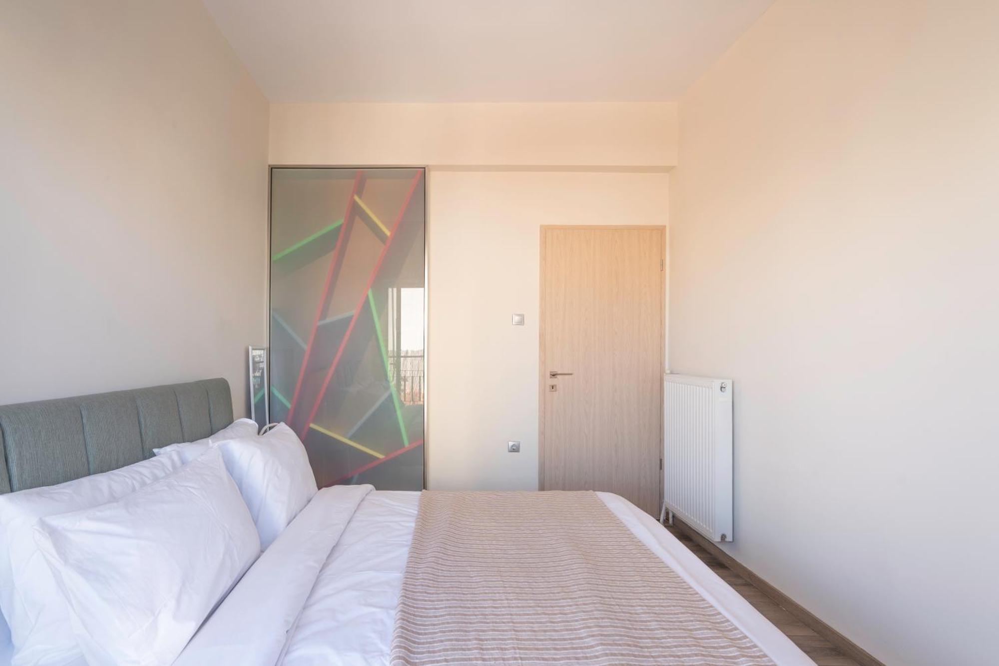 City Oasis: Newly Renovated 2Br Apt In City Center Ateny Zewnętrze zdjęcie